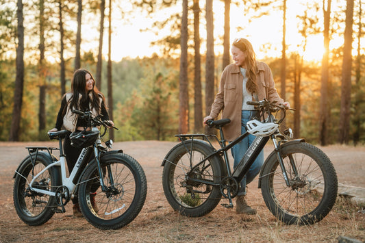 Pourquoi les propriétaires de vélos électriques surpassent les cyclistes réguliers dans le domaine du fitness