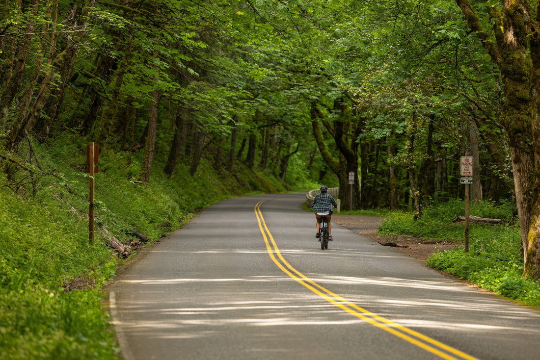 Courir après les chutes d’eau à Bend, Oregon, avec des vélos électriques Lectric