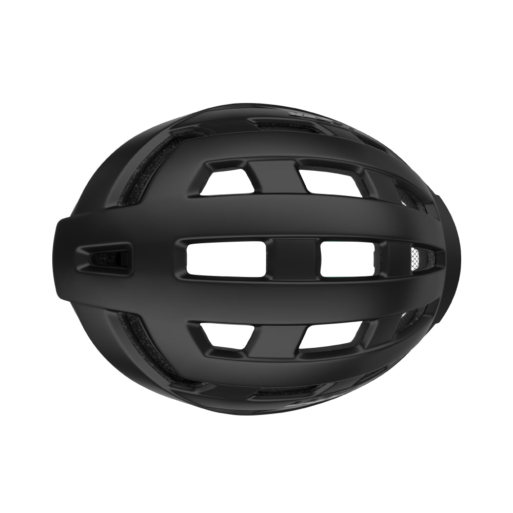 Vue de dessus d’un casque laser noir face à droite sur un fond blanc 